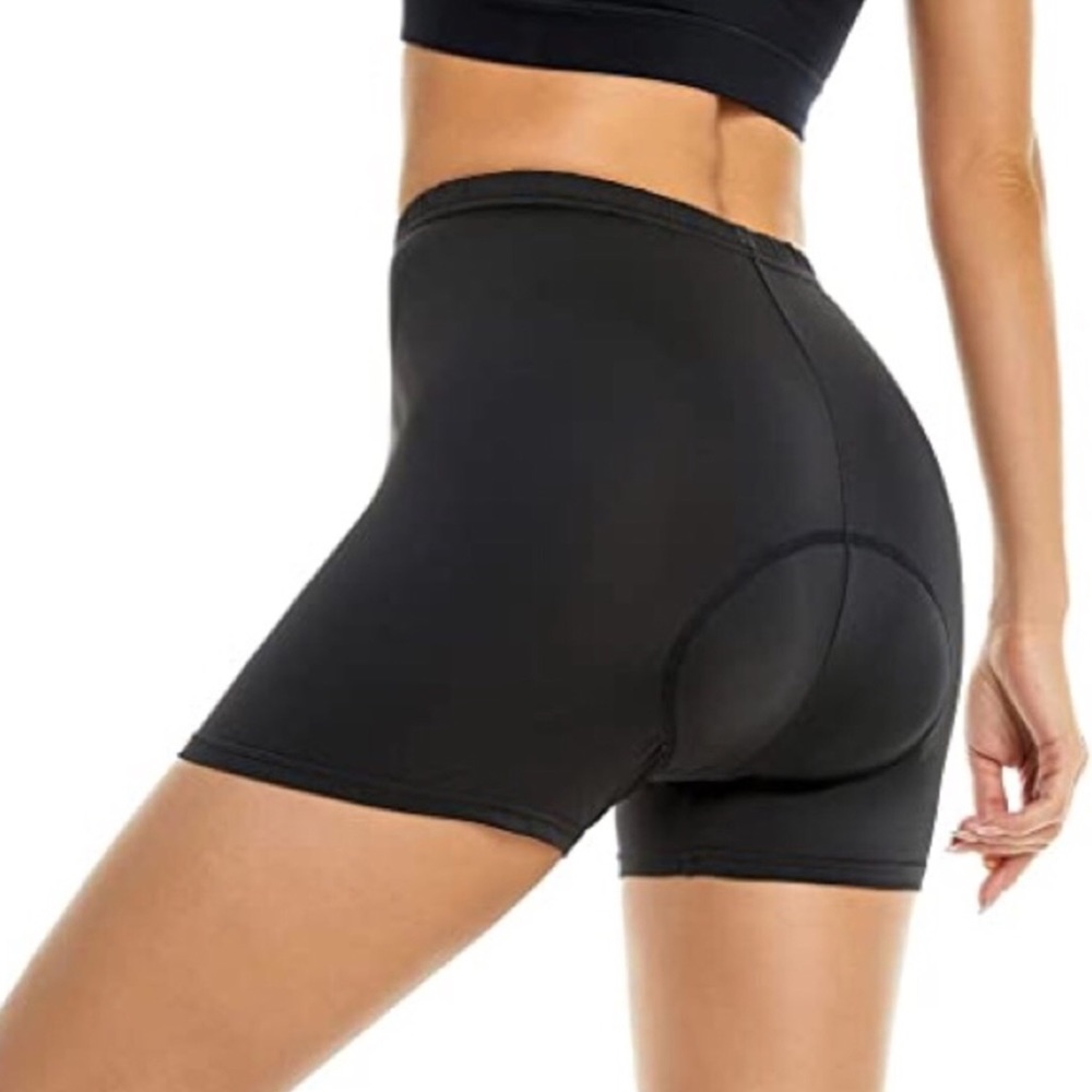 NWT 4ucycling Size M Black Bicycle Shorts